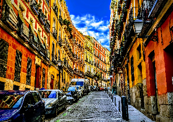 Perspectiva bajadora. C/San Carlos (Lavapi&eacute;s)